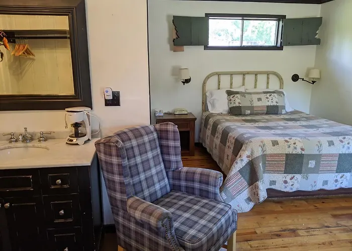 Double B Lodge *